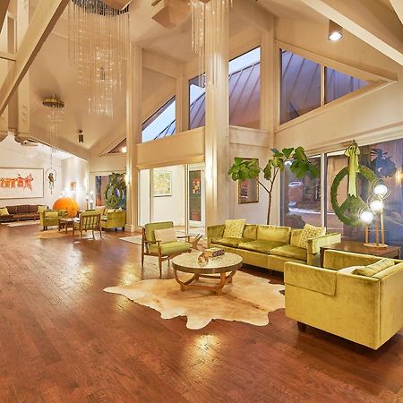 Ashland Hills Hotel & Suites Екстериор снимка