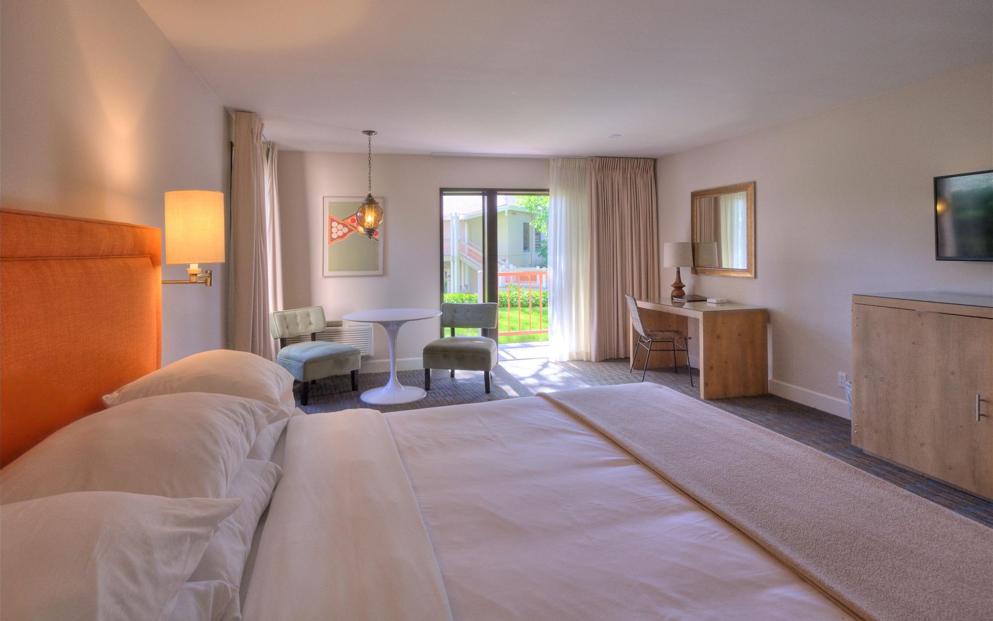 Ashland Hills Hotel & Suites Екстериор снимка