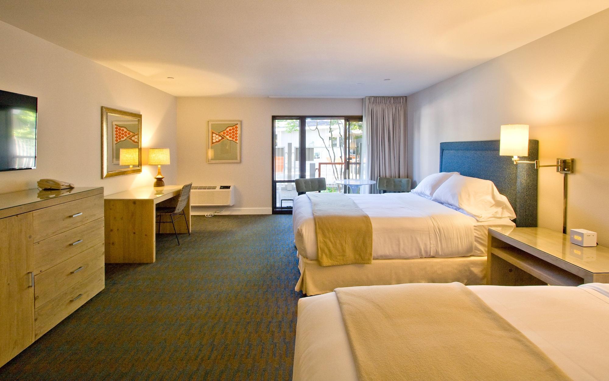 Ashland Hills Hotel & Suites Екстериор снимка