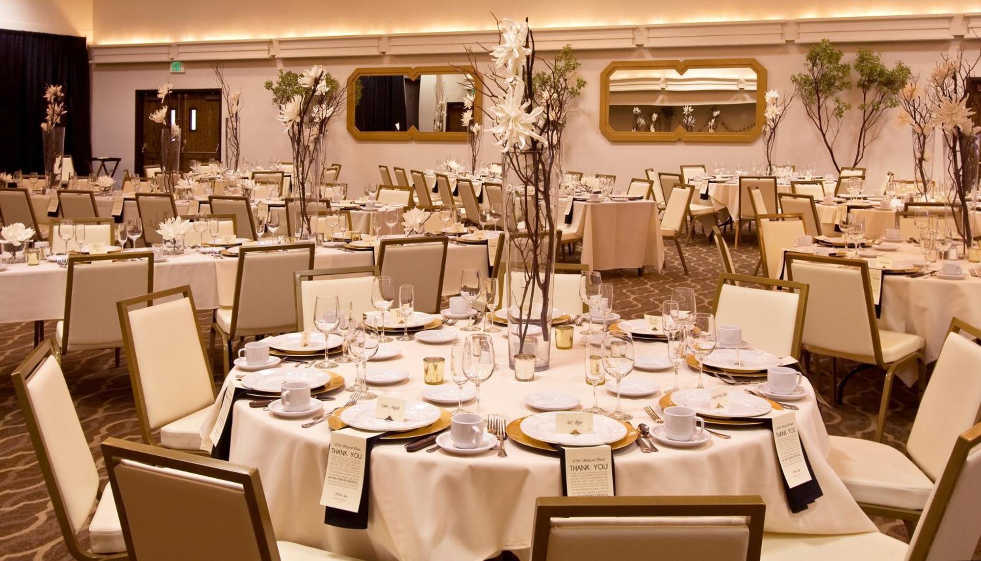 Ashland Hills Hotel & Suites Екстериор снимка