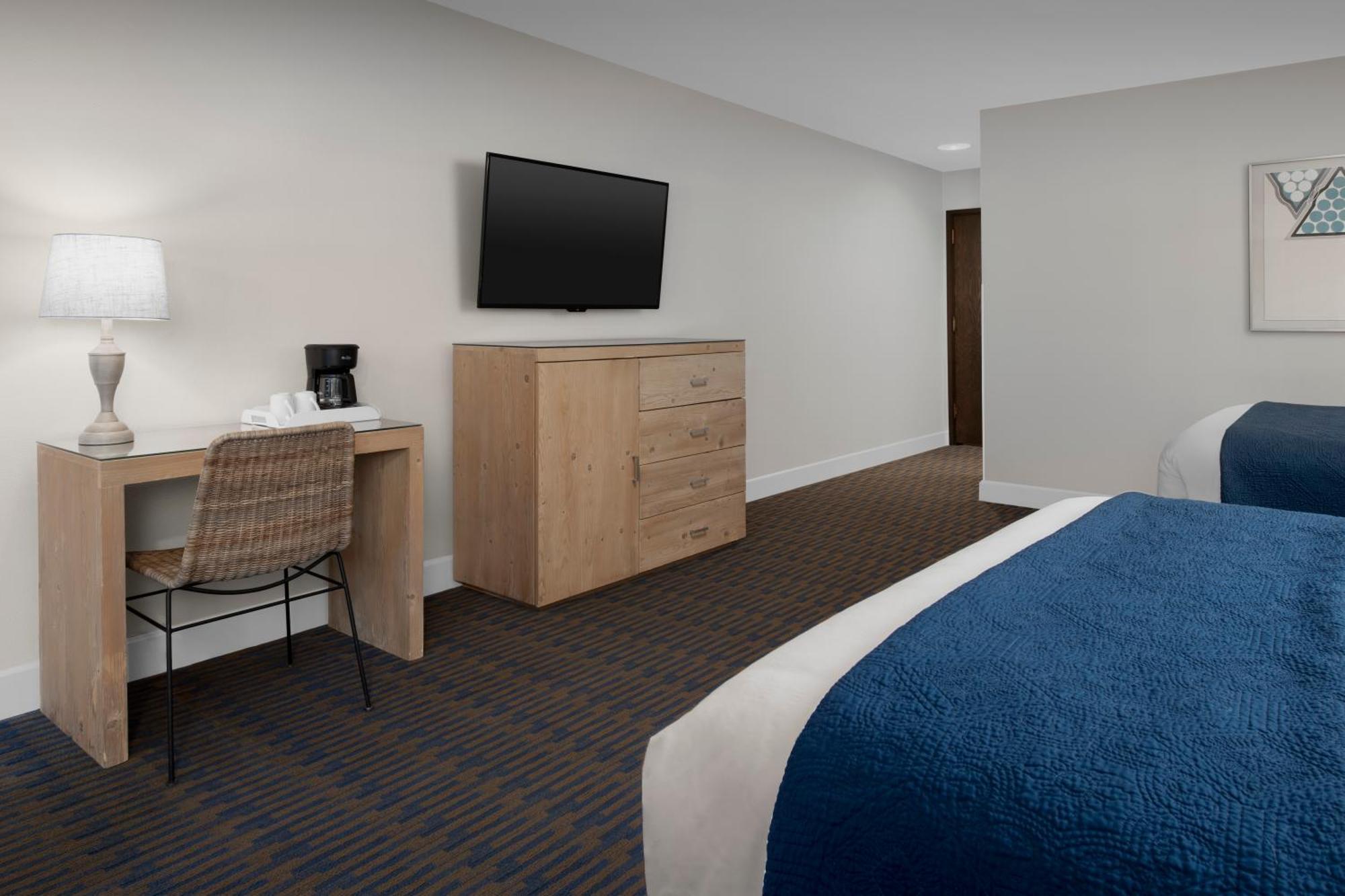 Ashland Hills Hotel & Suites Екстериор снимка
