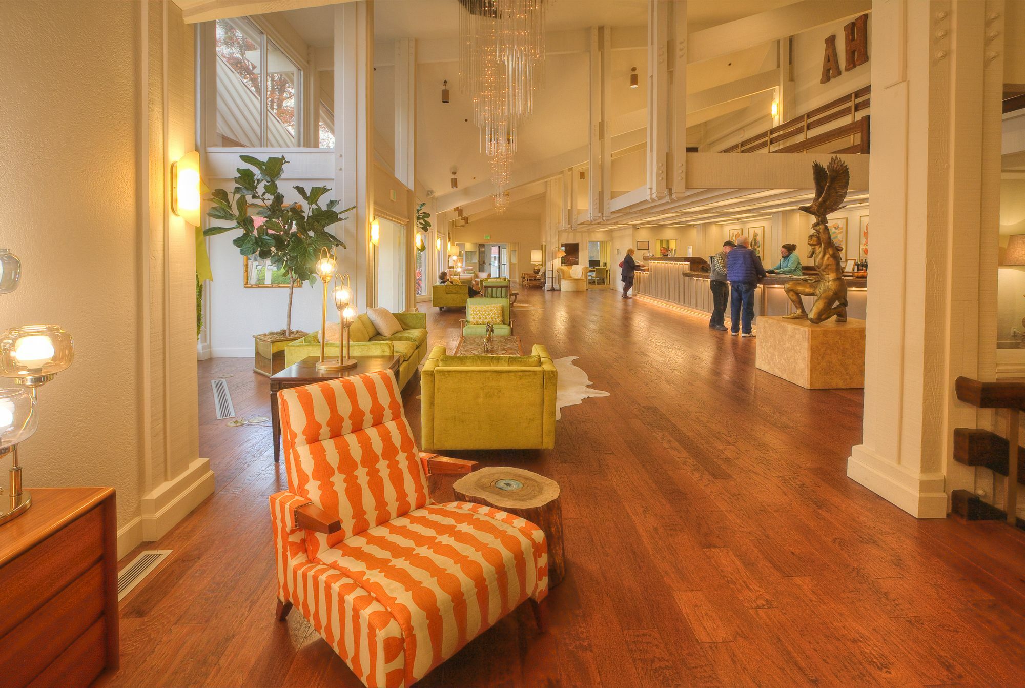 Ashland Hills Hotel & Suites Екстериор снимка